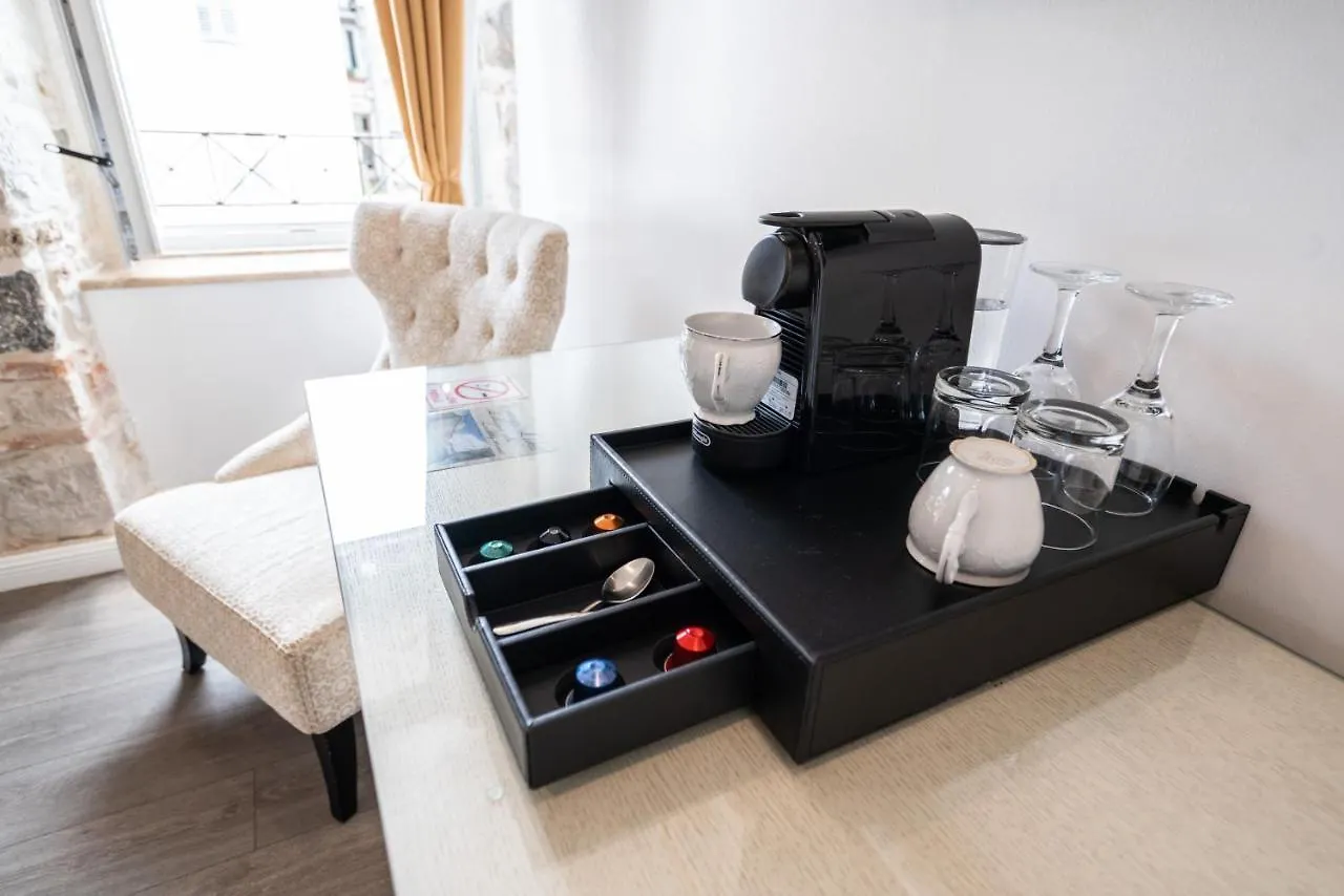 Luxury Rooms Lucija And Luka Split 4*,