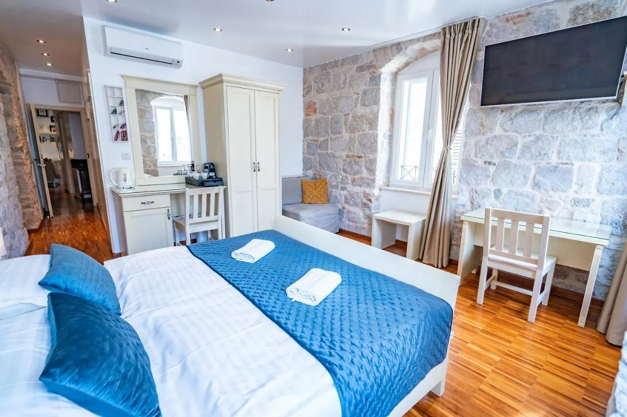 Luxury Rooms Lucija And Luka Split 4*,  Croácia